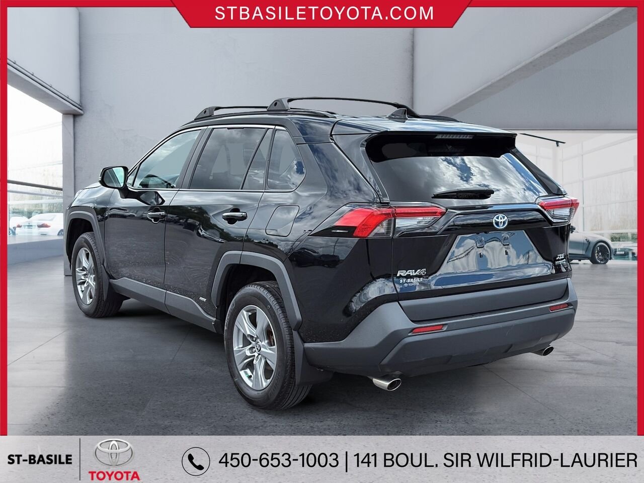 TOYOTA RAV4 Hybride 2022 Noir minuit métallisé Saint-Basile-le-Grand - photo #6