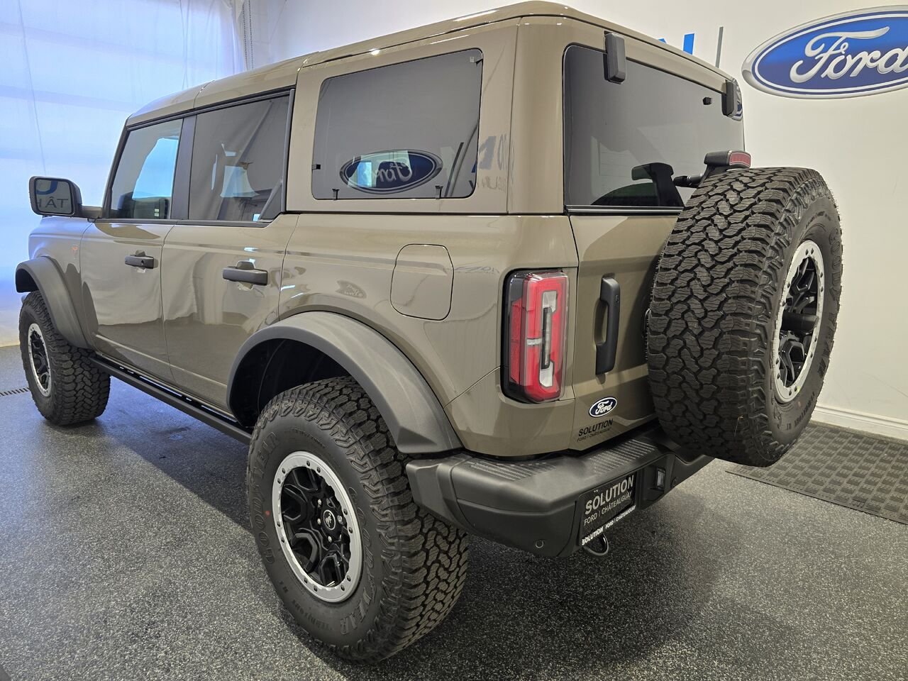 2026 Ford Bronco Marsh Grey Châteauguay - photo #1
