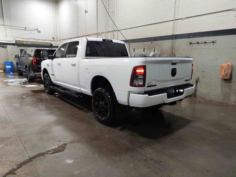 2024 Ram 2500 Big Horn Level 1 Night Edition 6.7L | Navigation | Heated Seats White