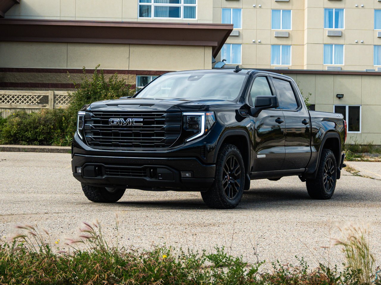 2024 GMC Sierra 1500 4WD Crew Cab 147 Elevation Black Sherwood Park - photo #3