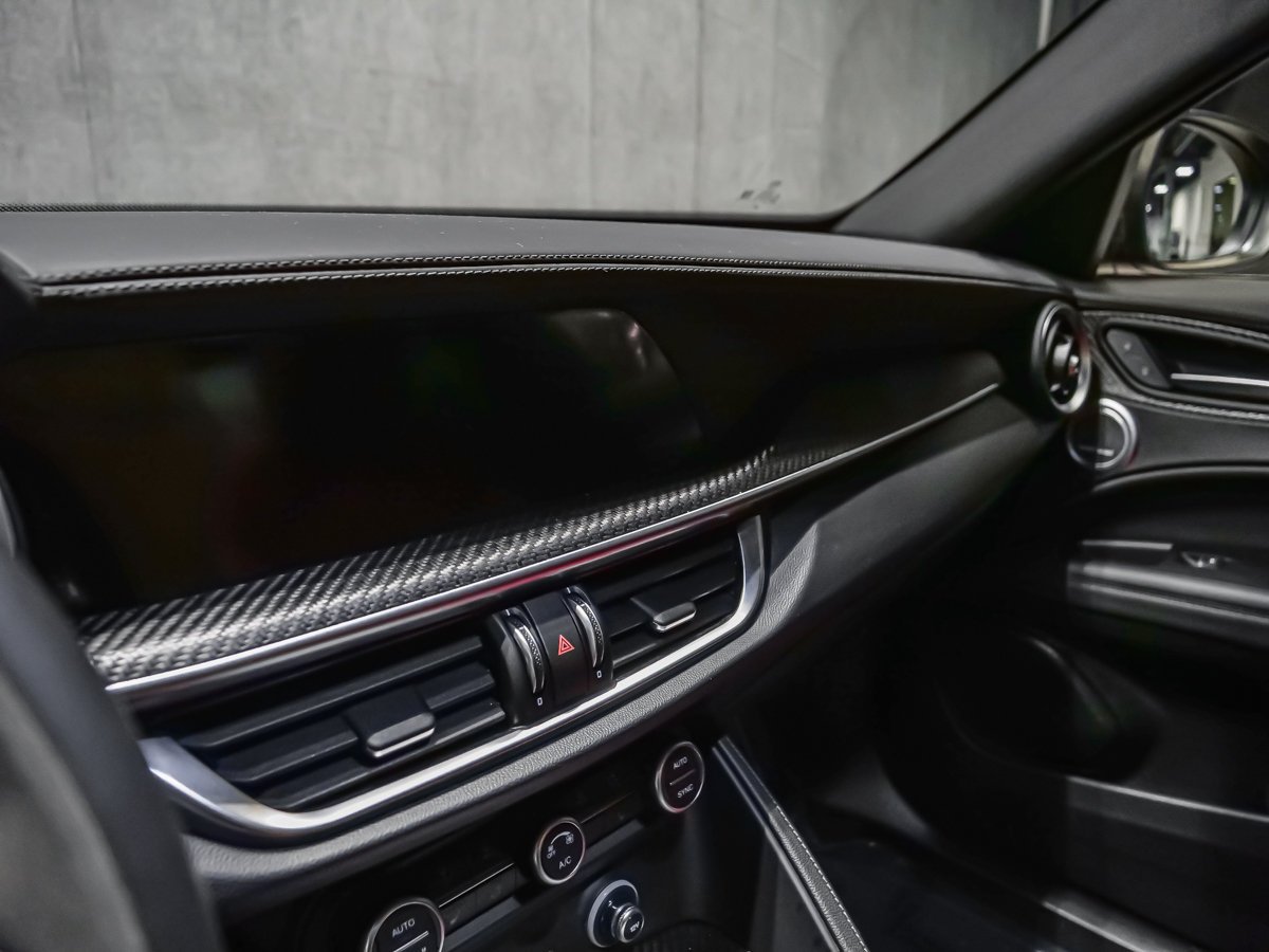 Alfa Romeo Stelvio QUADRIFOGLIO CARBONE 2024 Noir Montréal - photo #24