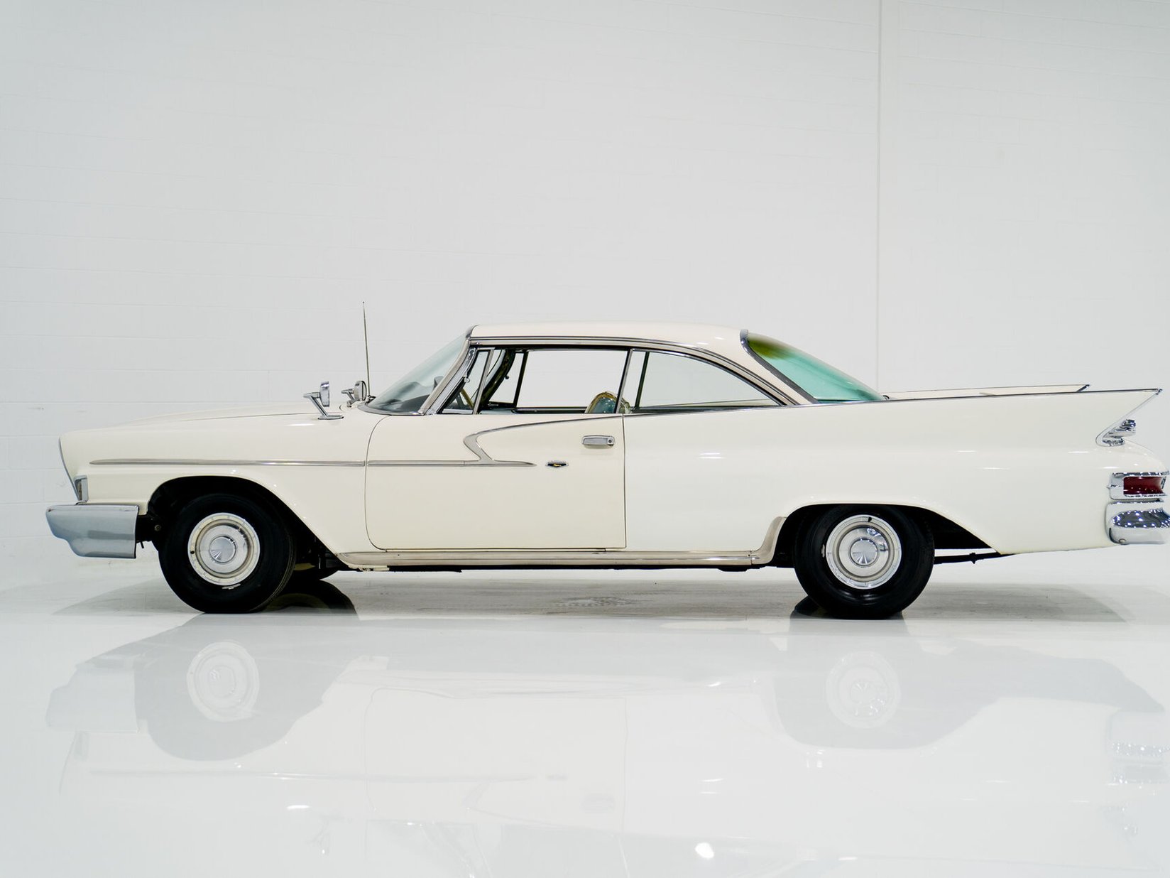 Chrysler Windsor 1961 Blanc Montréal - photo #26