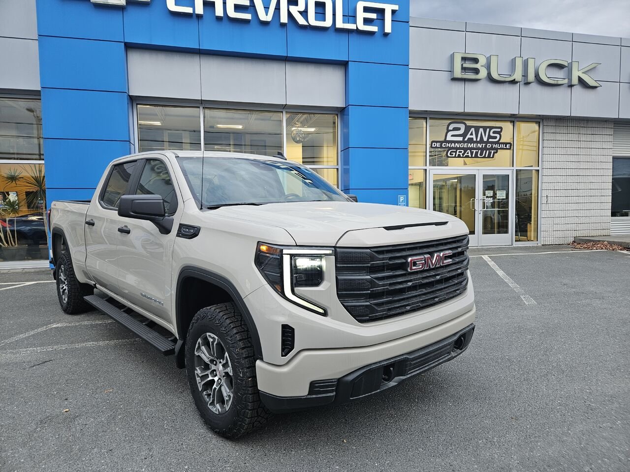 2026 GMC Sierra 1500 Pro cabine multiplace 4RM 157 po Coastal Dune Thetford Mines - photo #1
