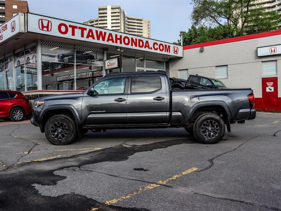 Toyota Tacoma 2022 Grey