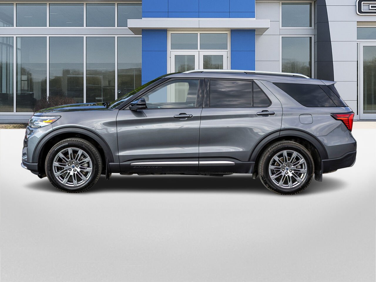 Ford Explorer Platinum 4 RM 2025 Gris Châteauguay - photo #2