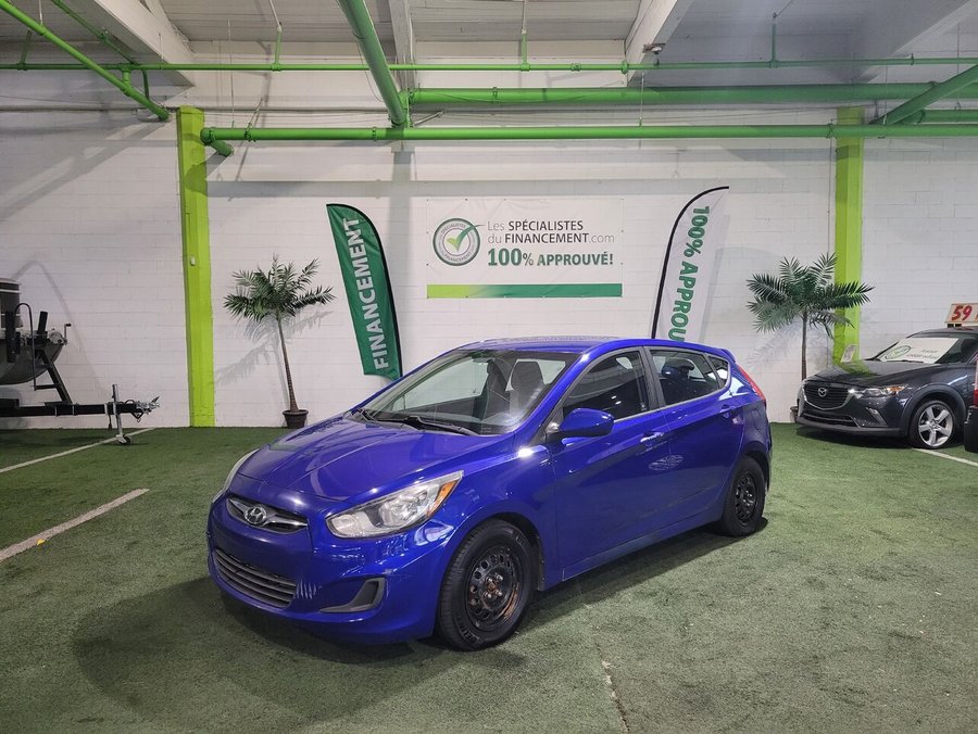 Hyundai Accent Voiture à hayon, 5 portes, boîte manuelle GL 2014 Bleu