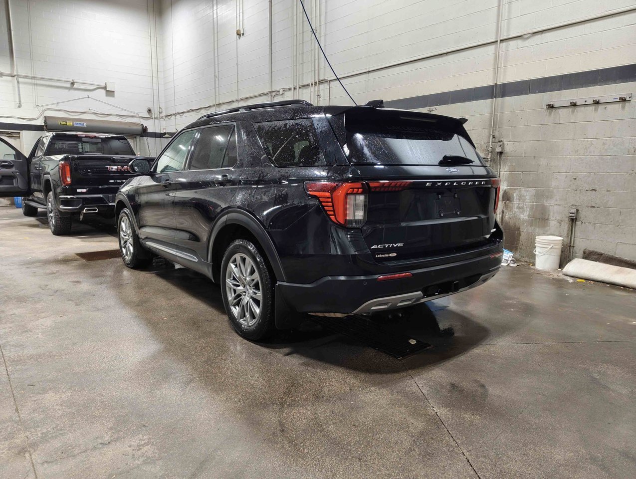 2025 Ford Explorer Active 4WD Black Sherwood Park - photo #4