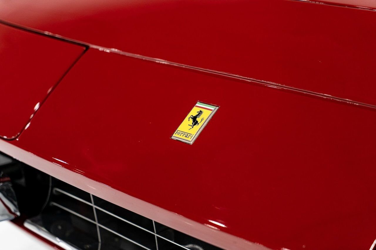Ferrari 365 GTB4 Daytona 18,301 miles With Orig Books/Tools/ Carbs / Filter Box 1973 Rouge Montréal - photo #49