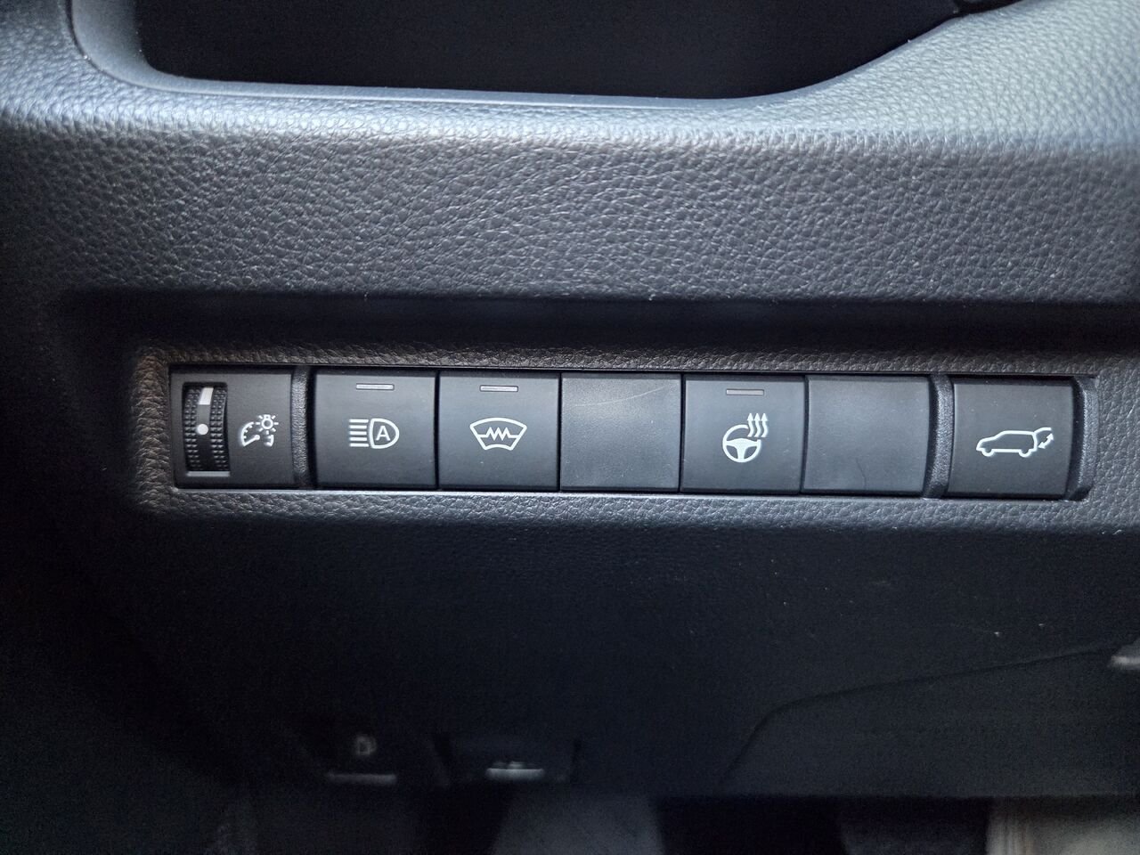 2024 Toyota RAV4 PRIME SE White Mont-Laurier - photo #16
