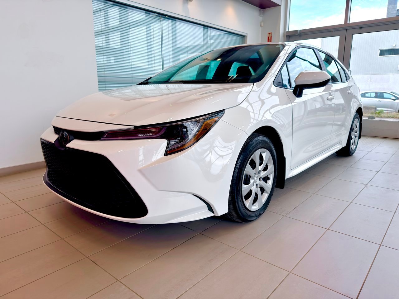 Toyota Corolla 2022 Blanc Notre-Dame-des-Prairies - photo #3