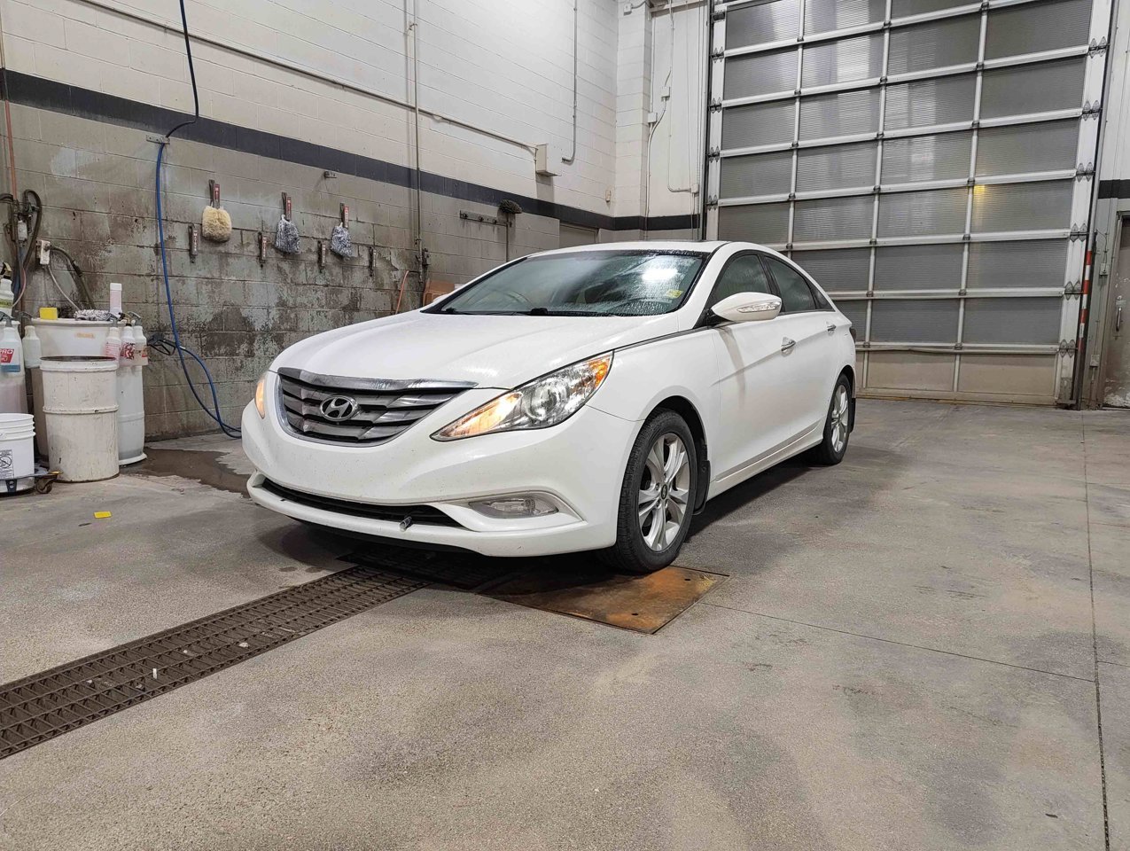 2011 Hyundai Sonata 4dr Sdn 2.4L Auto Limited Glacier White Pearl Sherwood Park - photo #3