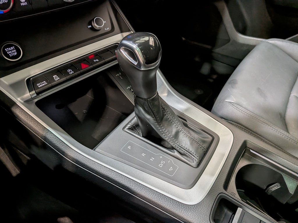 2021 Audi Q3 Progressiv 45 TFSI quattro Black Val-David - photo #28