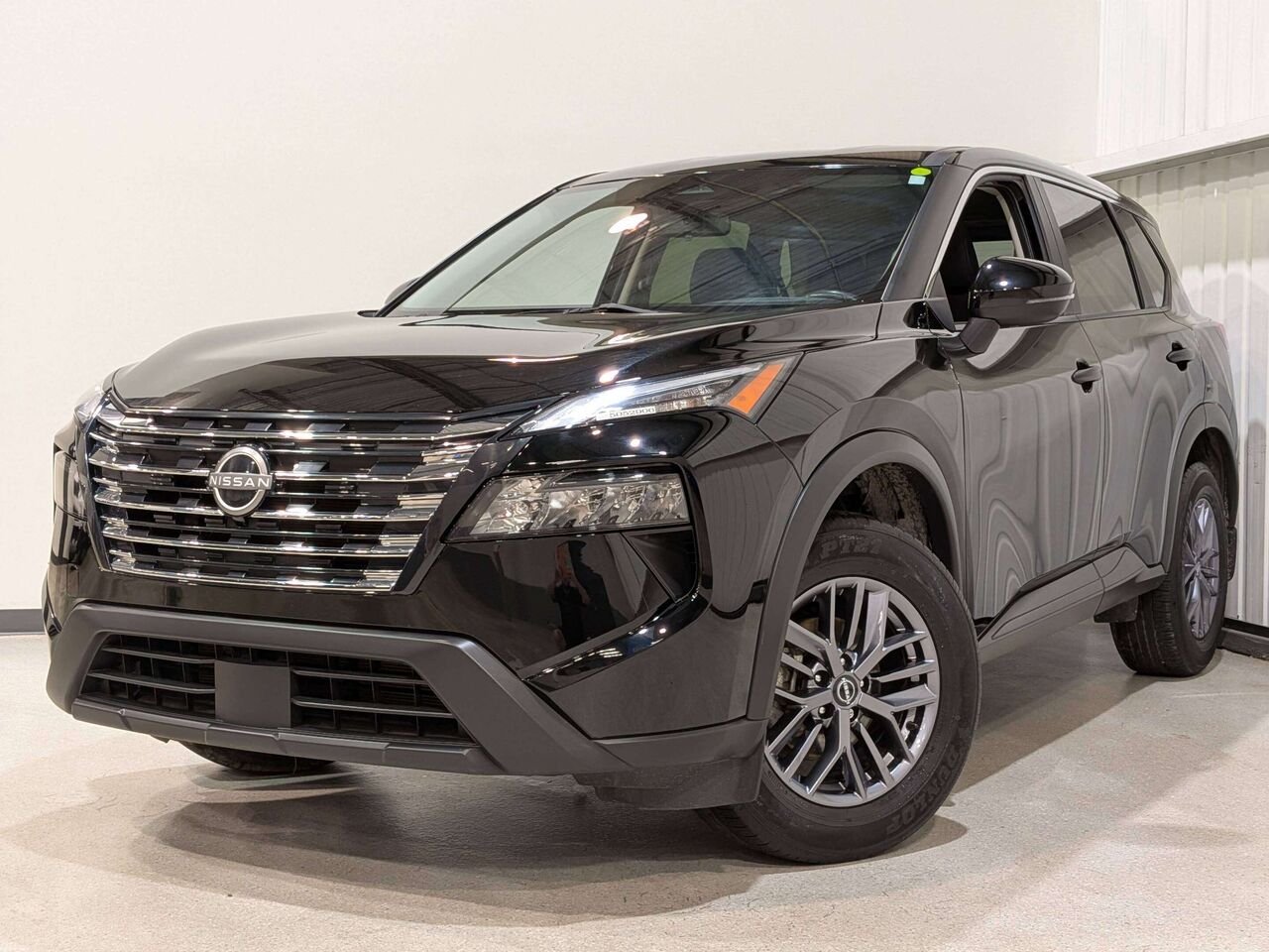 Nissan Rogue 2024 Noir Val-David - photo #0