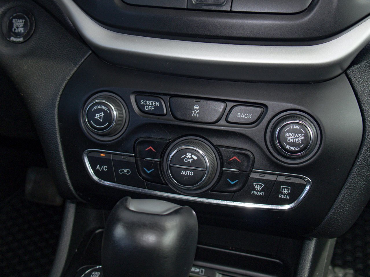 2015 Jeep Cherokee 4WD 4dr Trailhawk gray Sherwood Park - photo #28
