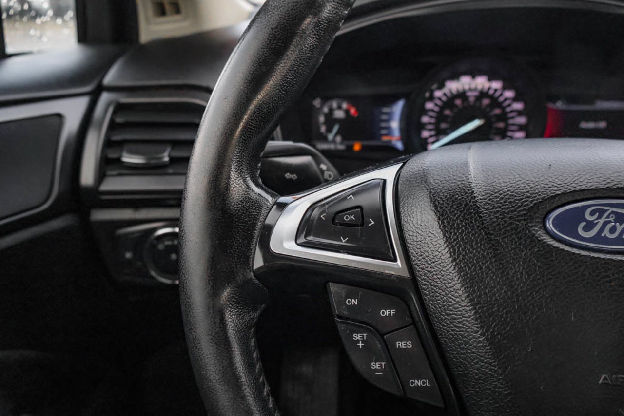 2018 Ford Fusion SE FWD Blue Sherwood Park - photo #19
