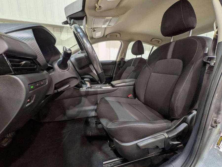 Nissan Sentra SV CVT 2022 Gris