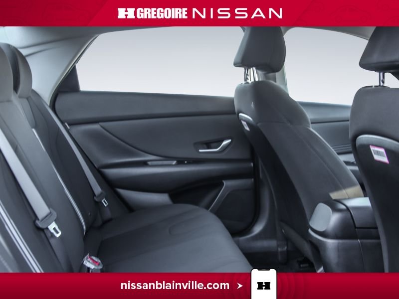 2025 Hyundai Elantra Grey Blainville - photo #24