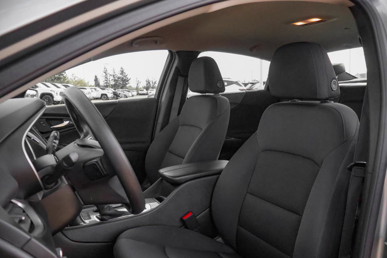 2025 Chevrolet Malibu 4dr Sdn 1LT Grey Sherwood Park - photo #29