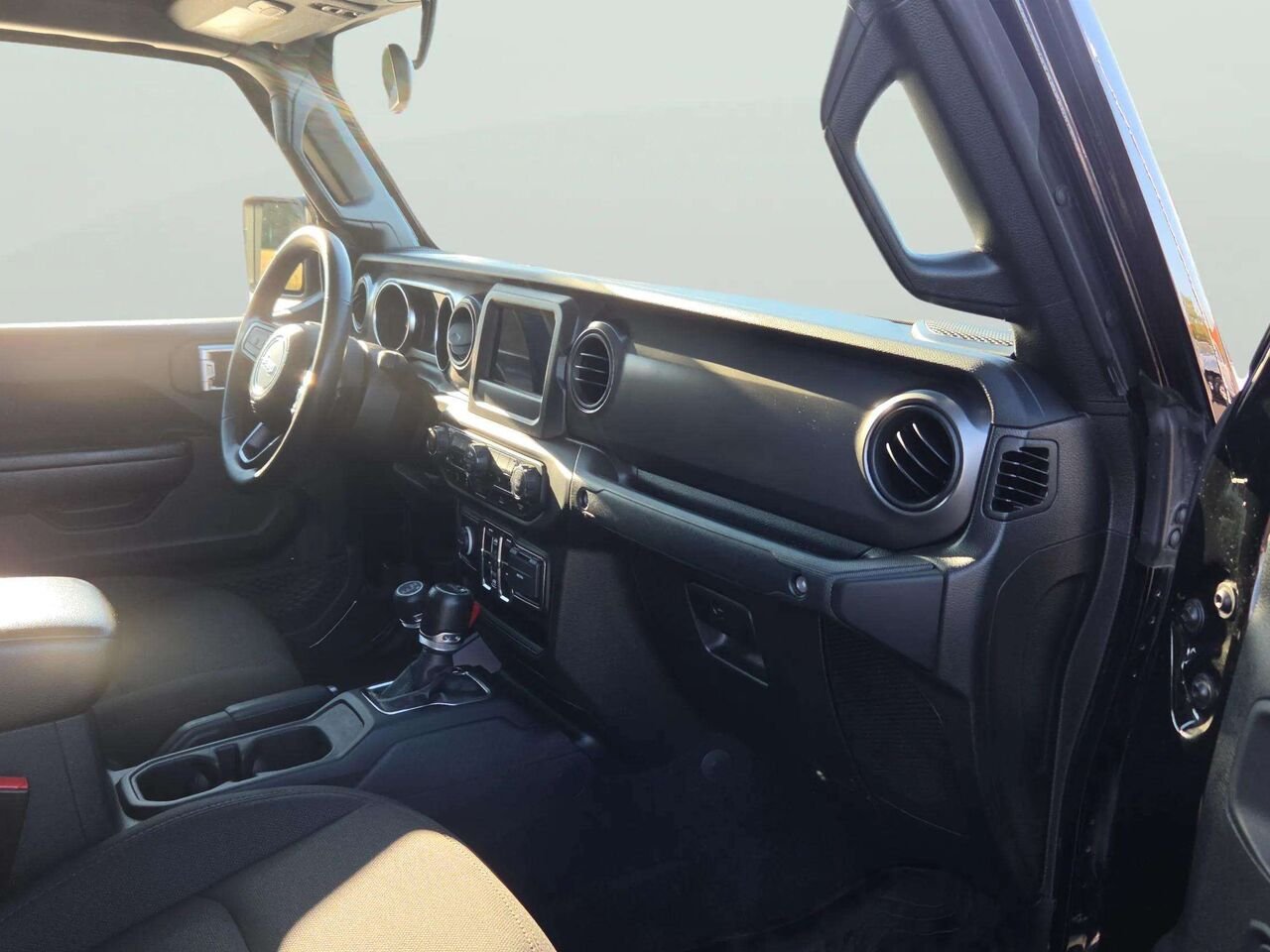 2023 Jeep Gladiator Black Gatineau - photo #15