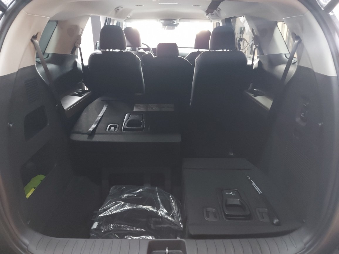 Kia Carnival 2026 Noir aurore nacré Blainville - photo #11