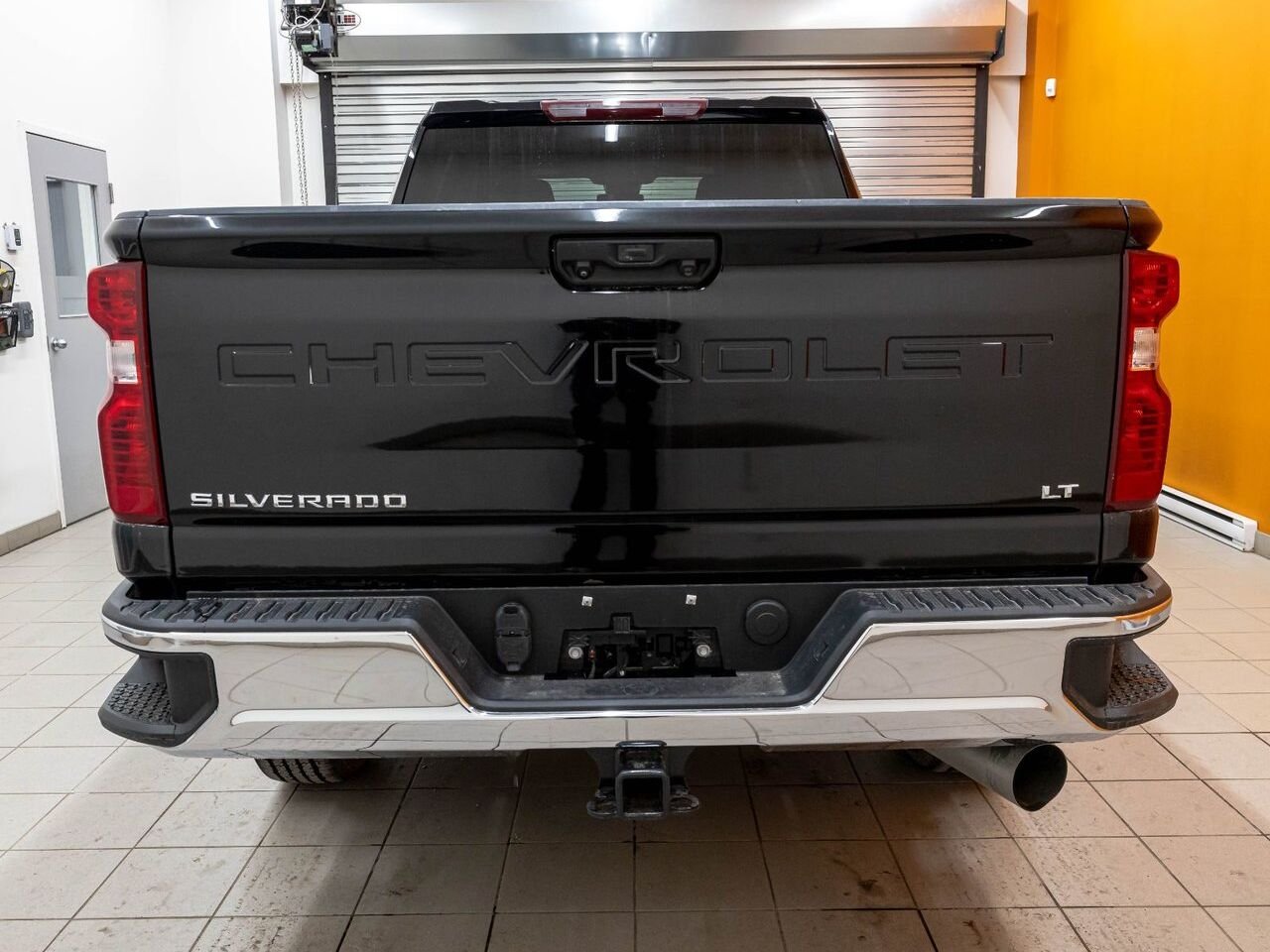 Chevrolet Silverado 2500HD LT CREW 4X4 V8 DIESEL *NAV* CARPLAY *PNBV 9900 LB* 2024 Noir Saint-Jérôme - photo #5