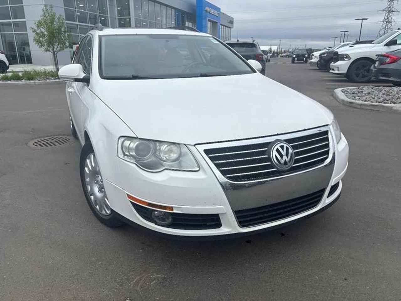 2009 Volkswagen Passat Wagon 4dr I4 Auto Comfortline Candy White Sherwood Park - photo #1