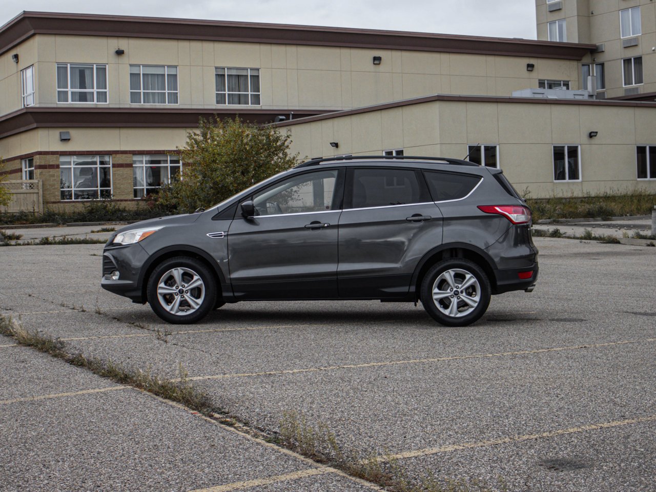 2015 Ford Escape FWD 4dr SE Grey Sherwood Park - photo #8