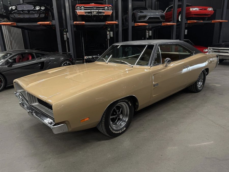 1969 Dodge Charger SE | 426 Hemi V8 | 3 Speed Automatic | Power Brakes | Cragar Wheels