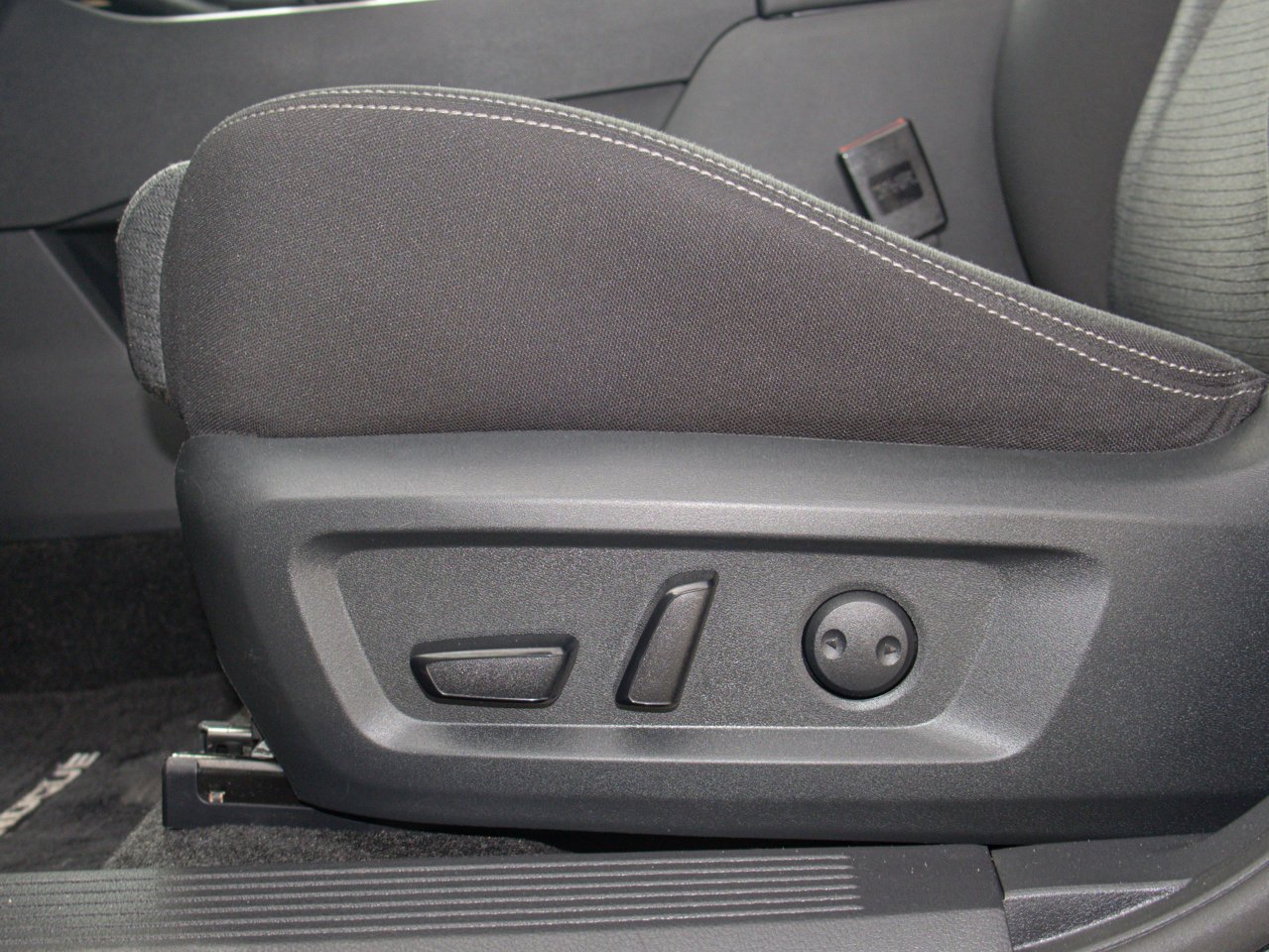 2021 Nissan Rogue AWD SV Black Sherwood Park - photo #18