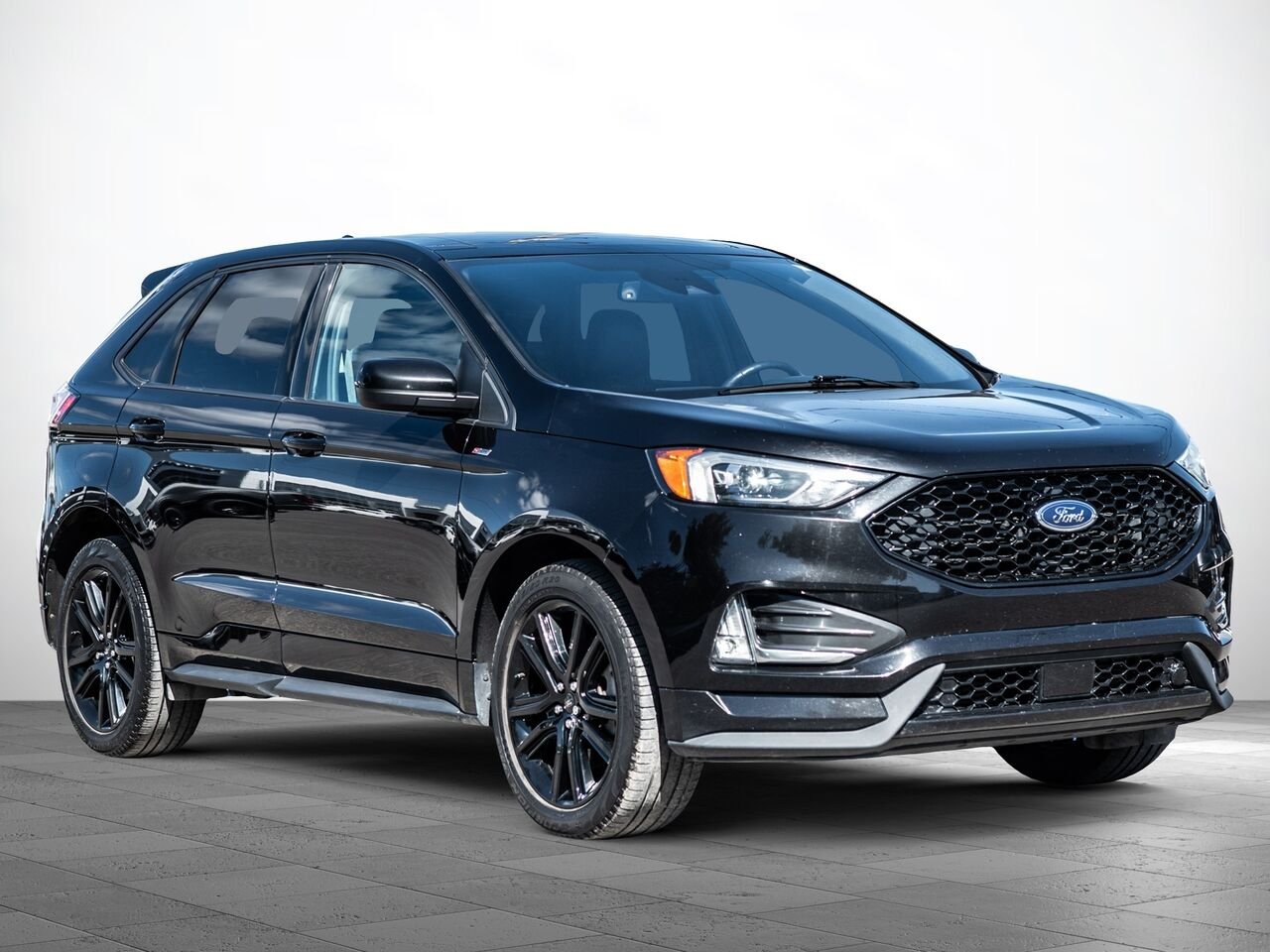 2022 Ford Edge Black Sainte-Julienne - photo #1