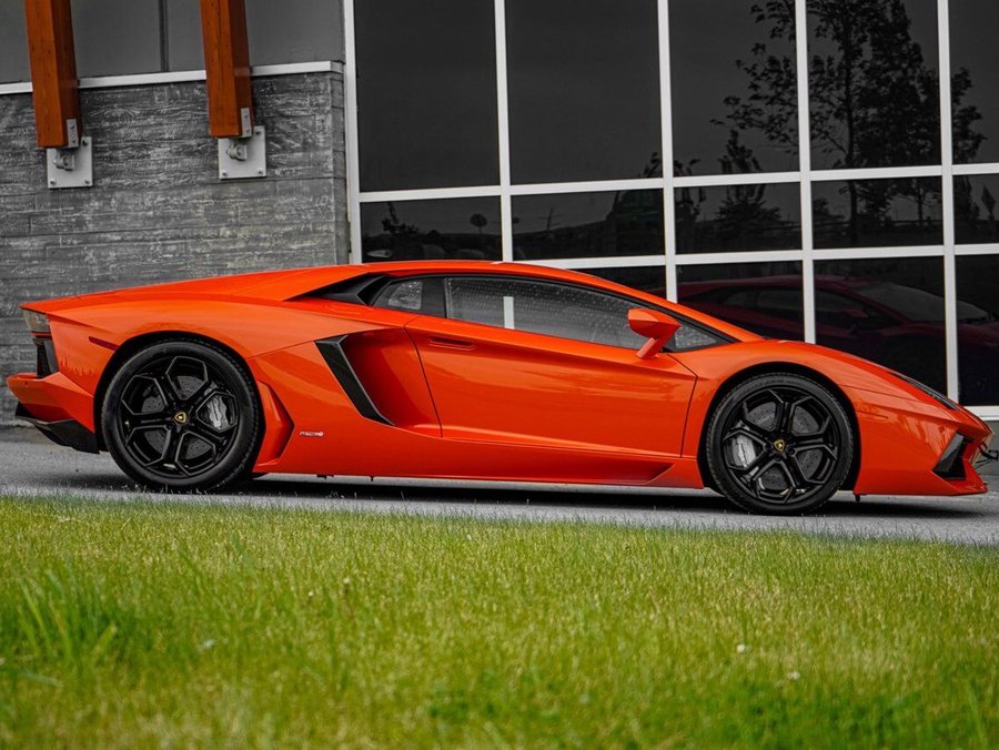 2014 Lamborghini Aventador 2014 Orange