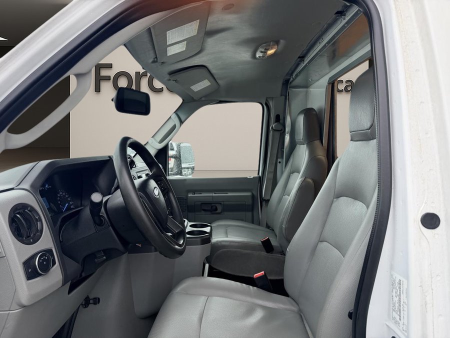 Ford E-450 2023 2023 Blanc
