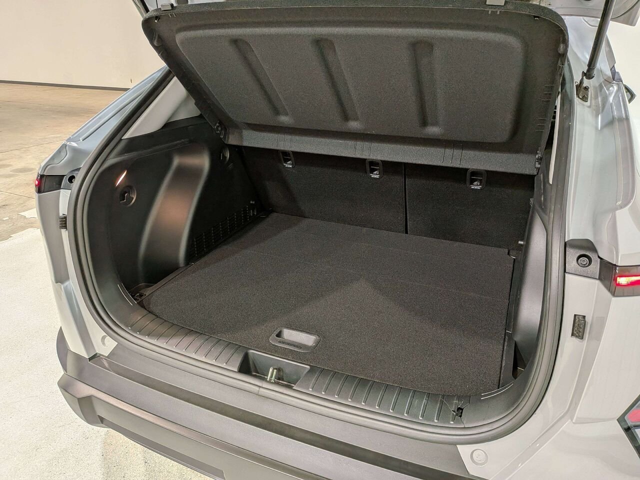 2025 Hyundai Kona 2.0L Preferred AWD Grey Val-David - photo #8
