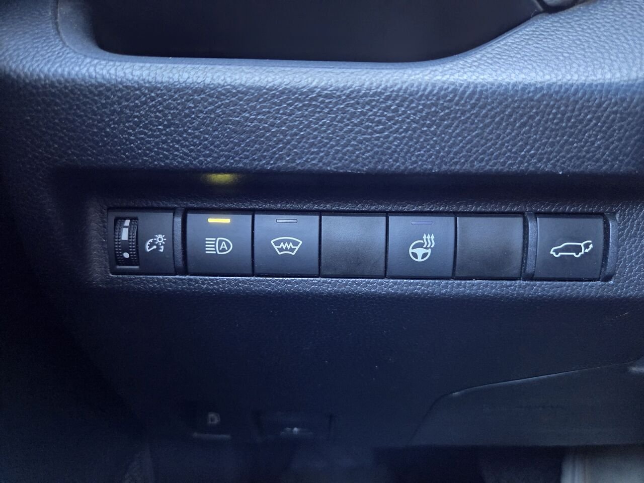 2023 Toyota RAV4 XLE HYBRIDE Silver  - photo #16