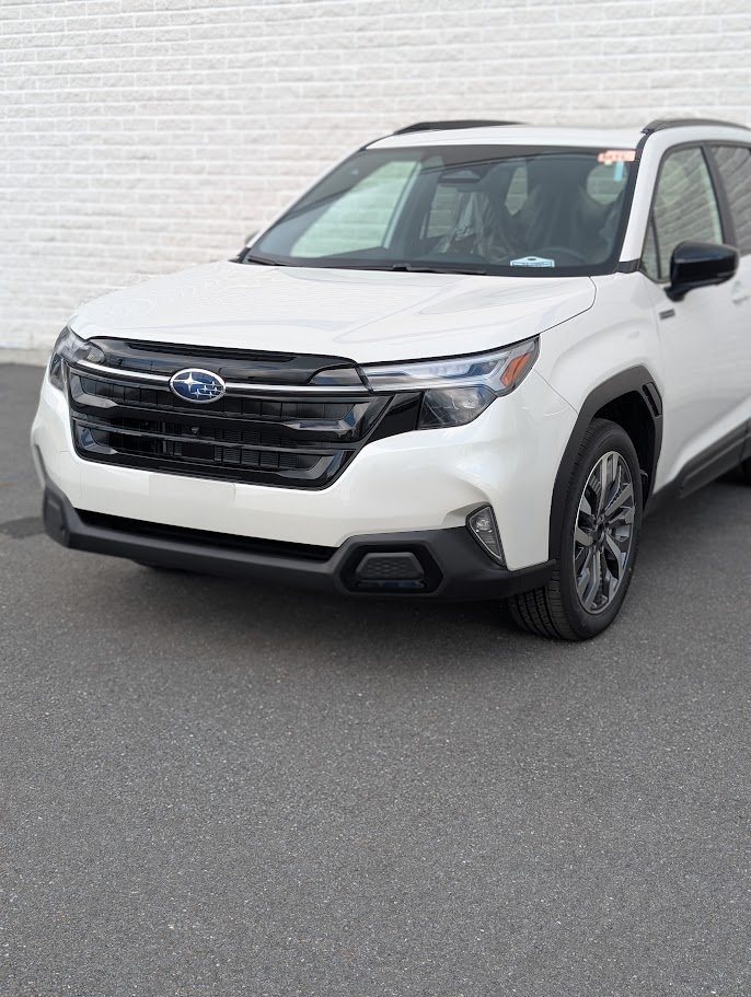 SUBARU Forester PREMIER HYBRIDE 2026 Blanc cristal nacré Saint-Hyacinthe - photo #0