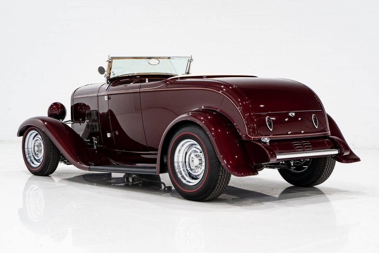 Ford Highboy Lobeck creation spectacular presentation **PRICE IN USD** 1932 Rouge Montréal - photo #25