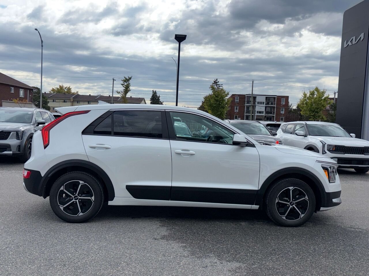 Kia Niro 2023 Blanc Gatineau - photo #6
