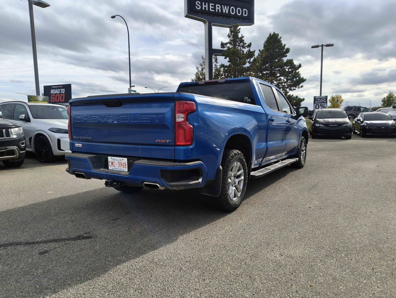 2022 Chevrolet Silverado 1500 4WD Crew Cab 157 RST Blue Sherwood Park - photo #5