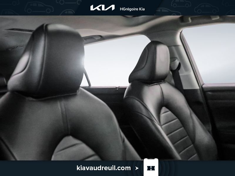 Toyota Highlander 2022 Bleu Laval - photo #24