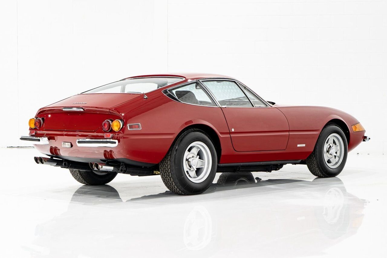 Ferrari 365 GTB4 Daytona 18,301 miles With Orig Books/Tools/ Carbs / Filter Box 1973 Rouge Montréal - photo #87