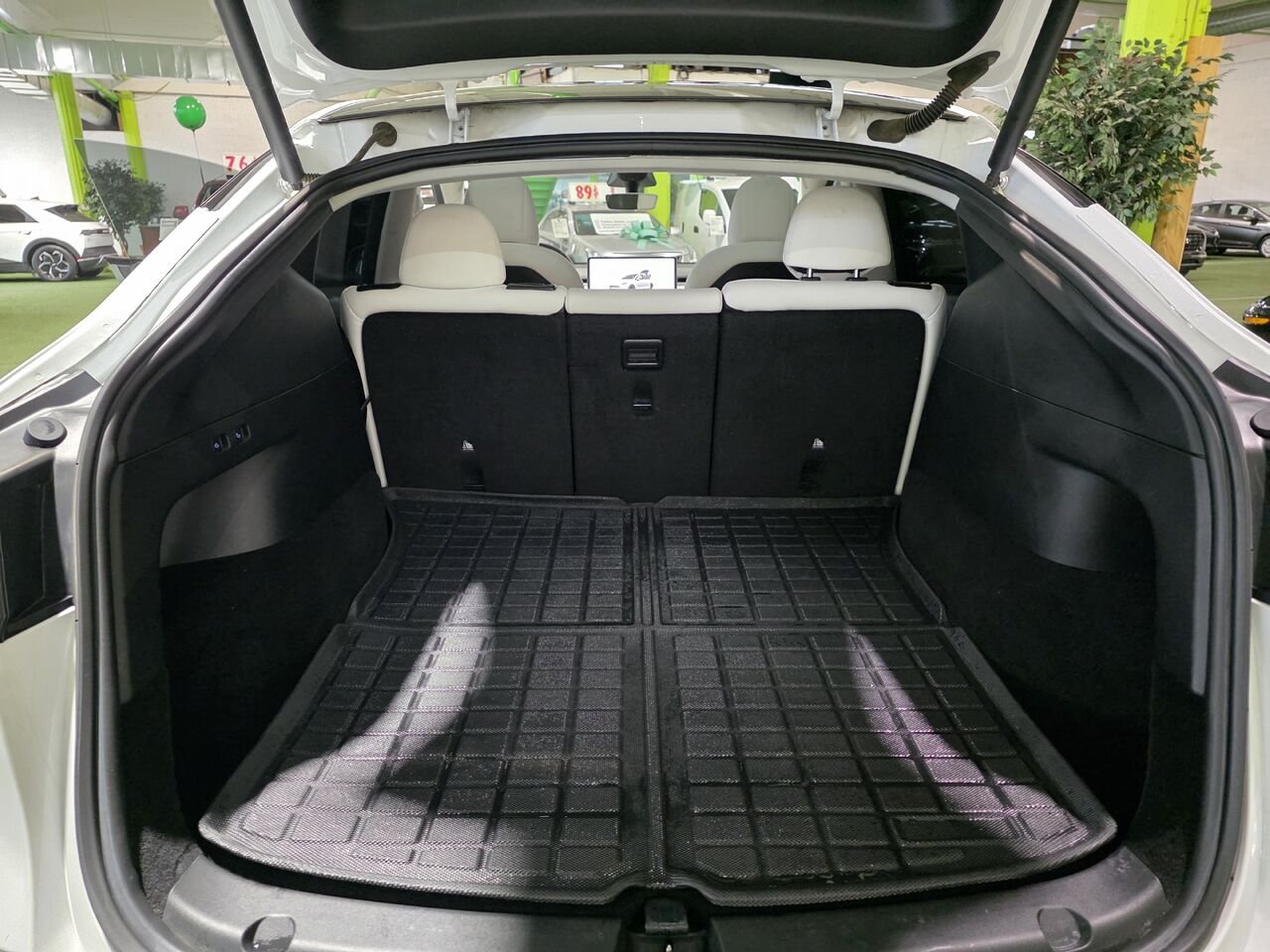 2022 Tesla Model Y White  - photo #11