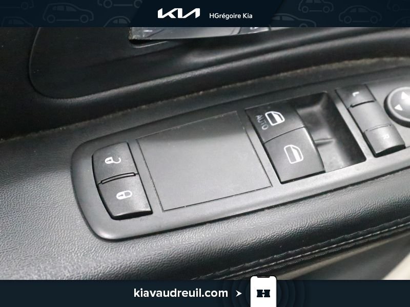2015 Dodge GR Caravan Grey Laval - photo #10