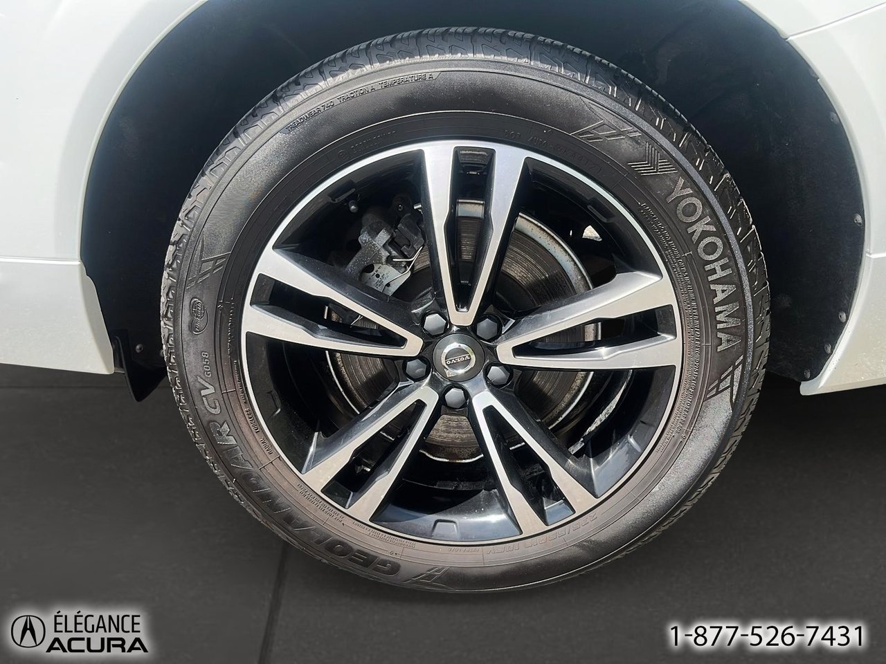 Volvo XC60 Momentum | A8910 2018 Blanc Granby - photo #9