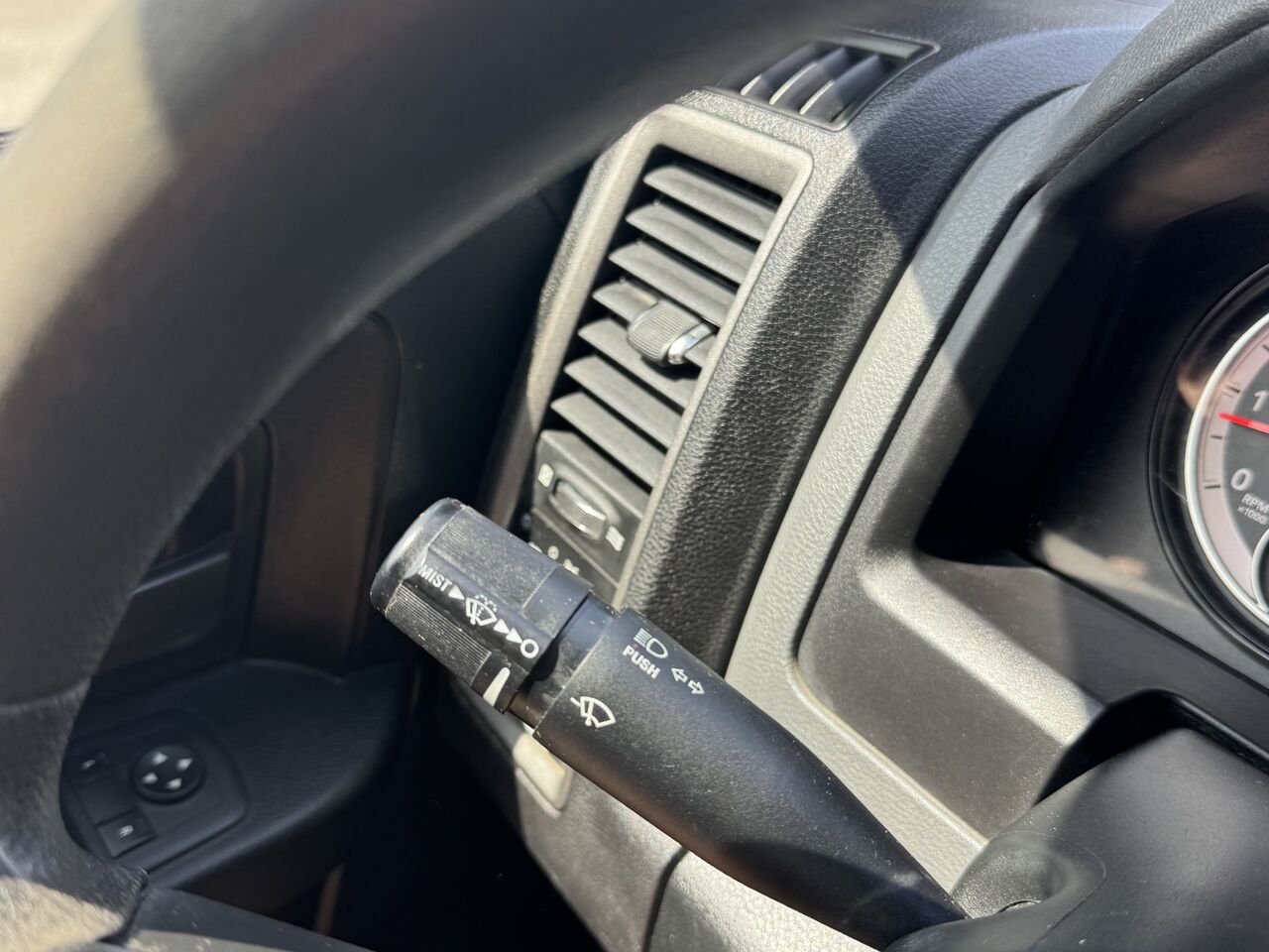 2018 Ram 1500 Crew Black Granby - photo #18