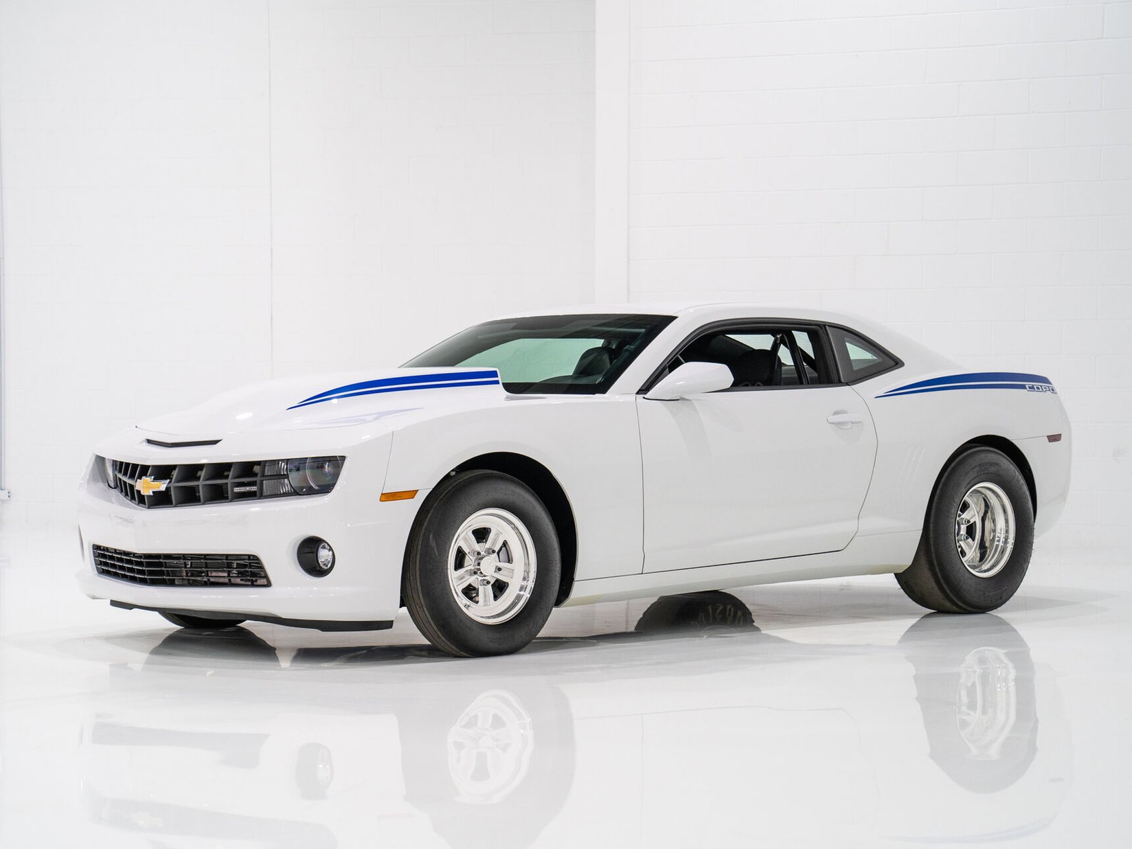 Chevrolet COPO Camaro 327 #15 of 69 1 of 20 Voiture D'accélération d'usine / Exemple Neuf Jamais Couru **PRIX EN USD** 2012 Blanc Montréal - photo #0