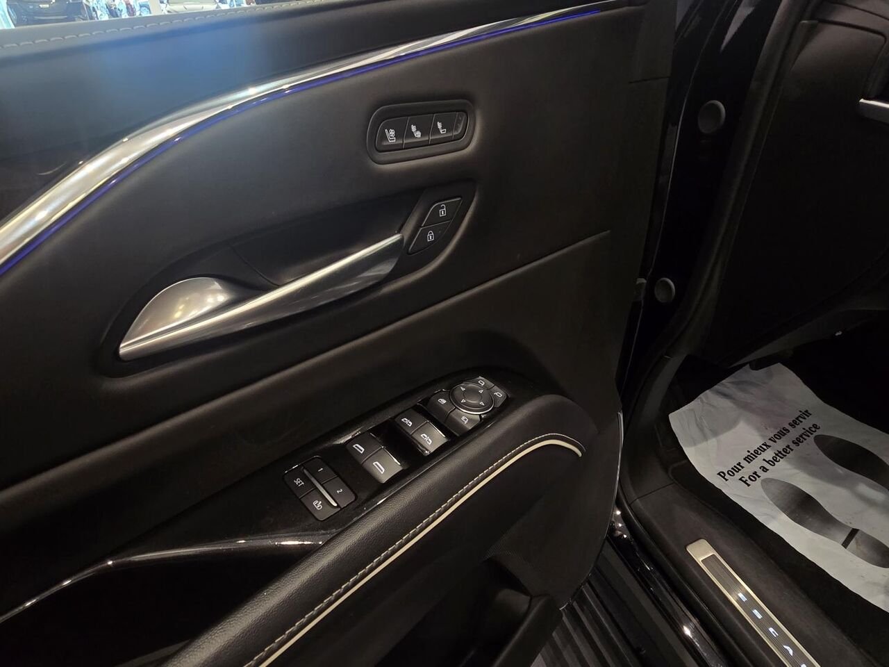 2024 Cadillac Escalade PLATINUM SPORT AWD FINANCEMENT À PARTIR 3.99% Black Laval - photo #12