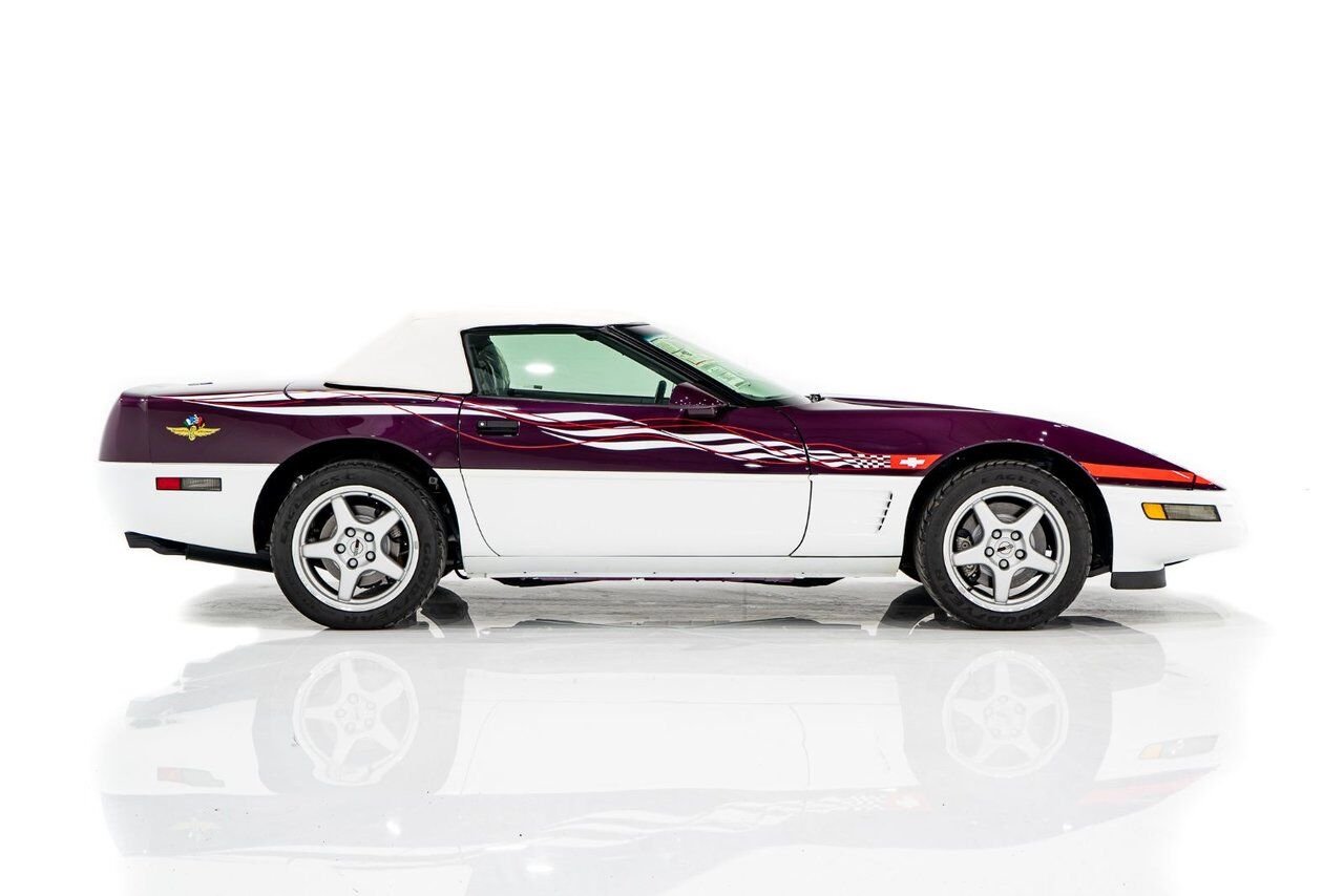 1995 Chevrolet Corvette *PRIX EN USD* RPO Z4Z PACE CAR PRESENTED IN DELIVERY PACKAGING WITH ONLY 192MILES (307KM) FROM NEW White Montreal - photo #45
