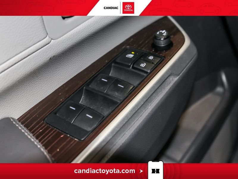 2024 Toyota Sienna Black Blainville - photo #17