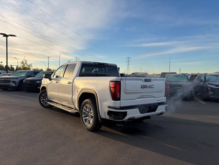 2023 GMC Sierra 1500 Denali 5.3L | Heated & Ventilated Leather Bucket Seats White