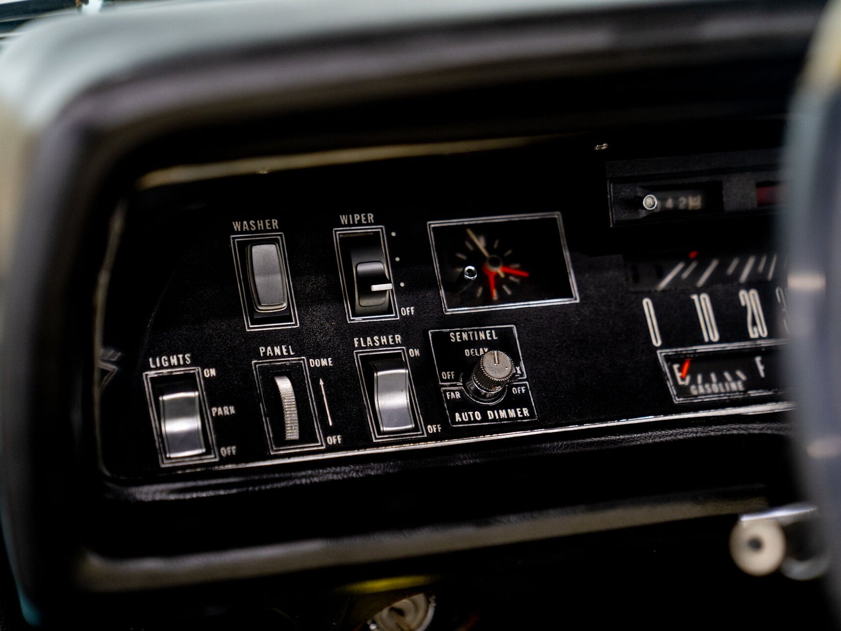 1969 Chrysler 300 Blue Montreal - photo #42